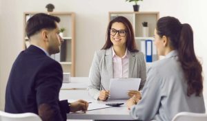 Un broker de credite îți poate economisi mii de lei și luni întregi de căutări – The Money Advisor demonstrează cum